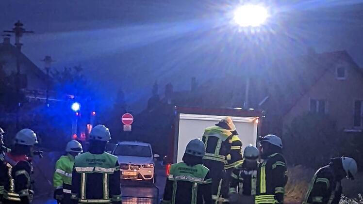 Starkregen in Hersbrucker Schweiz hält Feuerwehren auf Trab - Straßen überflutet