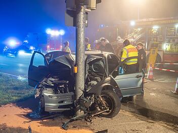 Verfolgungsjagd im Kreis Bamberg: Auto kracht gegen Ampel