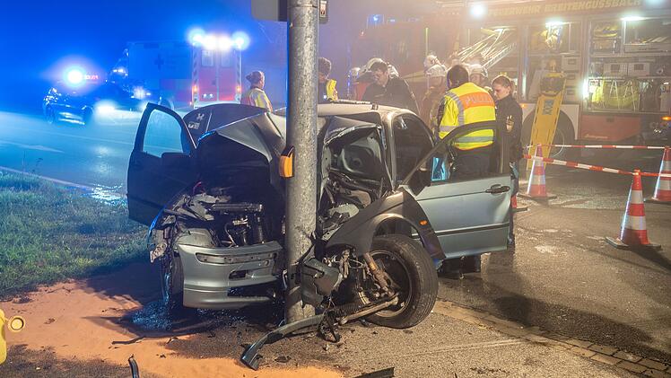 Verfolgungsjagd im Kreis Bamberg: Auto kracht gegen Ampel