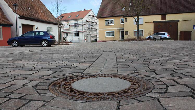 In die Mühlhausener Kanalisation - hier die Badgasse - ist mehr Geld geflossen als geplant. Foto: Andreas Dorsch
