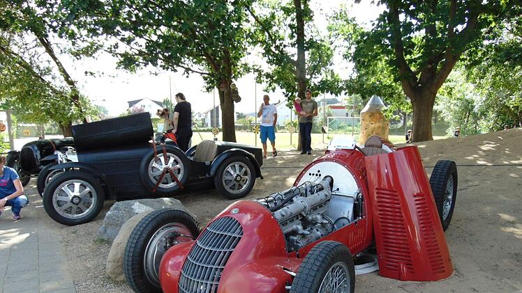 Die alten Autos begeisterten unabhängig von ihrer Marke die Besucher in Neunkirchen. Fotos: Petra Malbrich