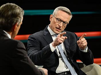 Markus Lanz - 10.12.2025 Digitalminister Karsten Wildberger erläuterte bei "Markus Lanz", wie er den Staat und die Verwaltung künftig entschlacken und modernisieren will.