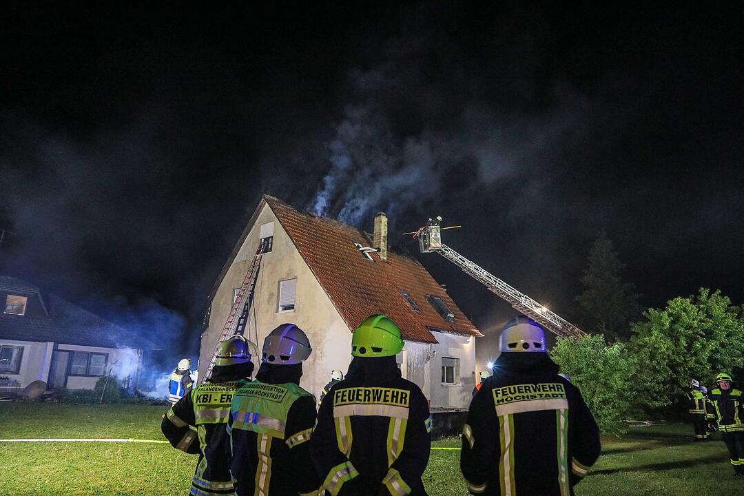 Wohnhaus im Kreis Erlangen-Höchstadt brennt ab