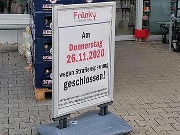 Das Schild vor dem Getränkemarkt in der Forchheimer Hans-Böckler-Straße. Foto: FT