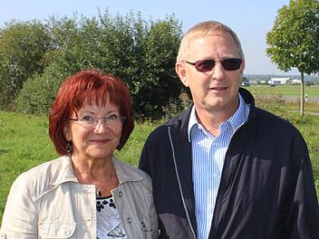 Manuela und Christoph Koch flohen vor 25 Jahren aus der DDR. Über die Deutsche Botschaft in Prag kamen sie in den Westen und fanden in Höchstadt ein neues Zuhause. Foto: Andreas Dorsch