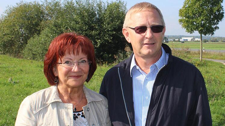Manuela und Christoph Koch flohen vor 25 Jahren aus der DDR. Über die Deutsche Botschaft in Prag kamen sie in den Westen und fanden in Höchstadt ein neues Zuhause. Foto: Andreas Dorsch