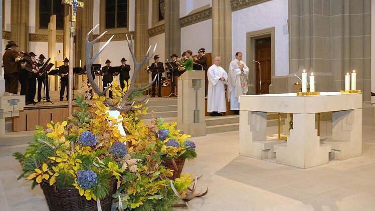 Die Hubertusmesse in der Bad Kissinger Herz-Jesu-Kirche wurde von der Kissinger Jagdgenossenschaft gestaltet. Foto: Peter Rauch