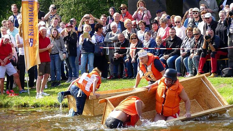 Gleich nach dem Start erlitten "Die Lapperten" Schiffbruch. Foto: Dieter Hübner