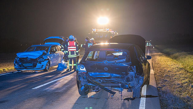 Wildunfall mit Folge: 37-J&auml;hrige rast in Unfallfahrzeug