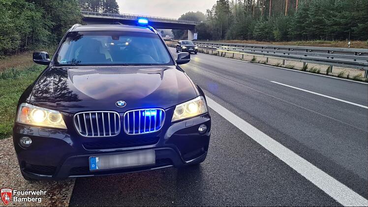 A73: LKW-Brand auf Autobahn bei Bamberg - Mehrere Kräfte im Einsatz