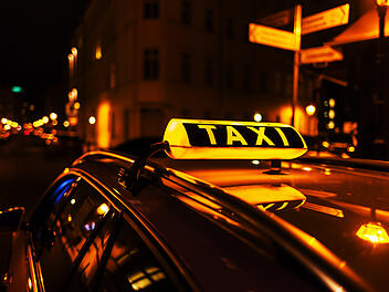 Coburg: Anruf-Sammel-Taxi-Verkehr wird ausgeweitet - zusätzliche Fahrten nachts und am Wochenende