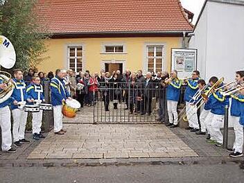 Die Musikgruppe La Banda begeisterte die Besucher des Empfangs nicht nur mit ihrem farbigen Outifit, sondern vor allem mit ihrer mitreißenden Musik.