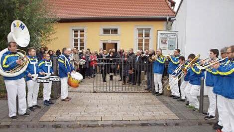 Die Musikgruppe La Banda begeisterte die Besucher des Empfangs nicht nur mit ihrem farbigen Outifit, sondern vor allem mit ihrer mitreißenden Musik.