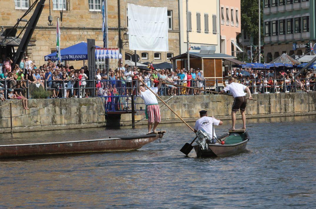 Fischerstechen der Erwachsenen am Sonntag. Foto: Barbara Herbst