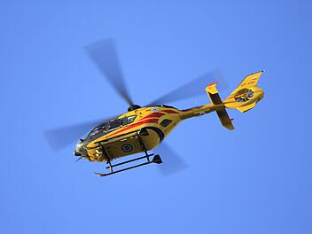 &Uuml;chtelhausen: Schwerer Unfall - Motorradfahrer &uuml;berschl&auml;gt sich mehrfach