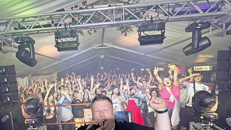 DJ M&auml;h in Aktion, bald auch in Waldfenster.