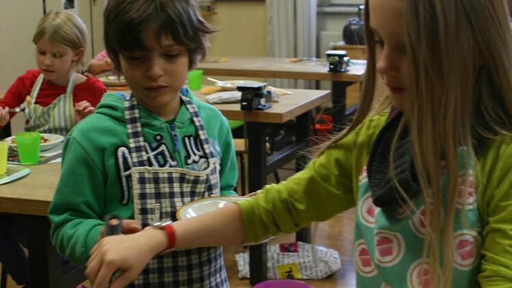 Nach dem Kochen darf geschlemmt werden,... Foto: Christiane LehmannNach dem Kochen darf geschlemmt werden,... Foto: Christiane Lehmann