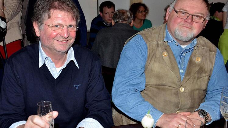 Die beiden "Altmeister" Hans Wernlein (Brauerei Haberstumpf/links) und Hans-Joachim Hansen (Meinel-Bräu) sind sichtlich stolz auf ihre Töchter. Foto: Dieter Hübner