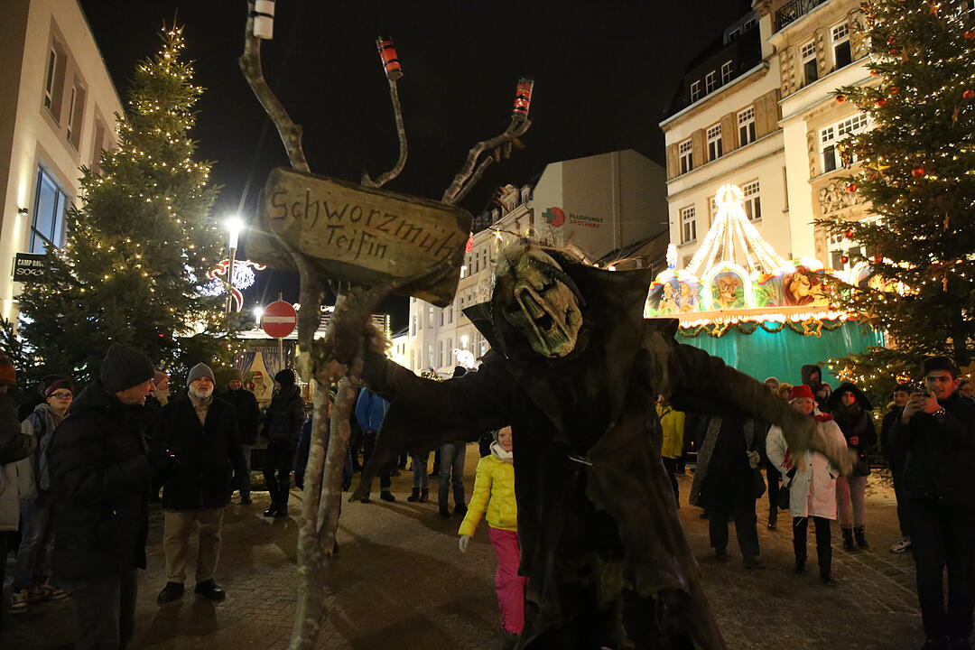 Oberfranken: Seltsame Gestalten auf dem Weihnachtsmarkt