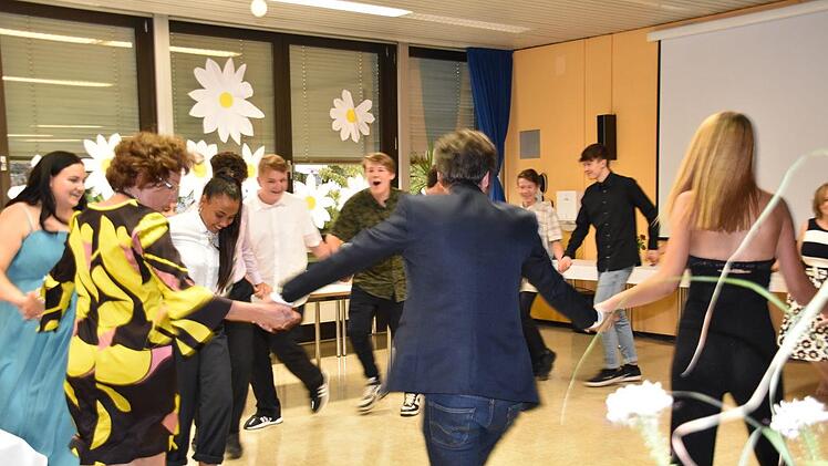 Beim Abschluss-Sirtaki hatten alle viel Spaß. Foto: Uschi Prawitz