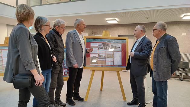 Bad Kissingen: Ausstellung "Vergessene D&ouml;rfer" er&ouml;ffnet - "verwundert, wie viele Orte es gegeben hat"