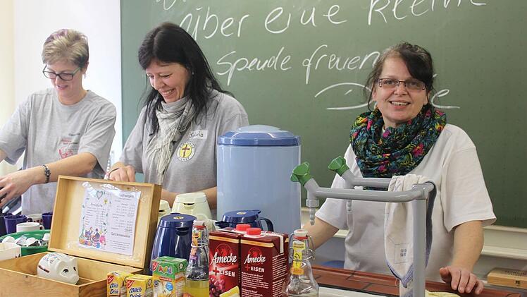 Das Bewirtungsteam war bestens gelaunt. Foto: Veronika Schadeck