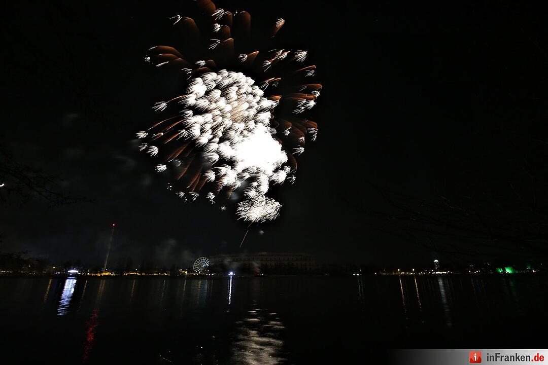 Abschlussfeuerwerk Volksfest Nürnberg