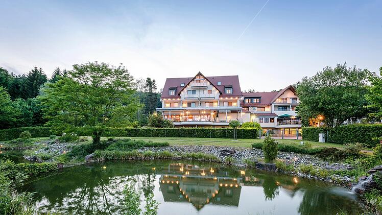 Garten und Außenansicht des Hotel Heimathenhof.Foto: Günther Standl