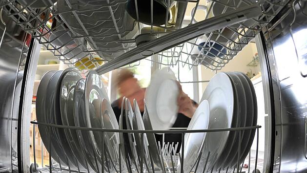 Die Spülmaschine kann zum Beziehungskiller werdenFoto: Bernd Thissen