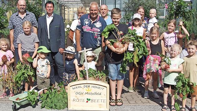 Über 4000 Gramm bringt die Gewinner-Bete auf die Waage.
