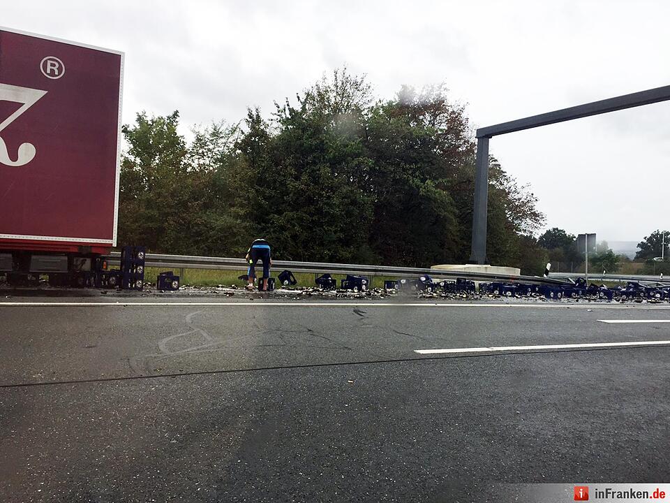 Bierlaster verliert 200 Kästen bei Kulmbach