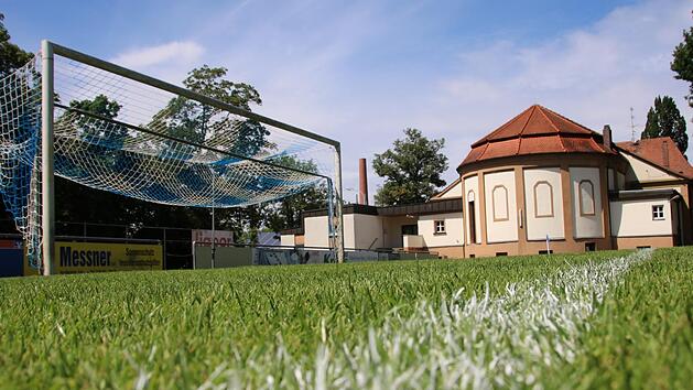 Auf dem Sportgel&auml;nde des Jahn Forchheim soll eine Wohnsiedlung mit rund 286 Wohnungen entstehen. Der Stadtrat stimmte am Dienstag (23. Juli 2019) final dem Bebauungsplan zu. Foto: Ronald Heck
