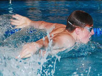 Volle Punktzahl für den ATS: Moritz Gimpel-Henning siegte über 50 m Delphin.  Fotos: Karl Heinz Weber