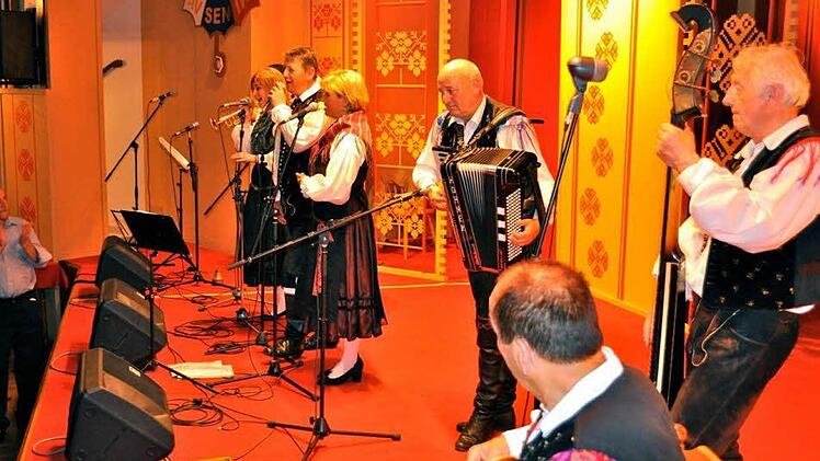 Zum Abschlussabend spielen die "Oberkrainer" auf.