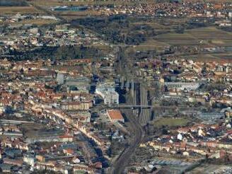 Bleibt Bamberg "Flaschenhals" der Ausbaustrecke München Berlin, wie manche in der Welterbestadt hoffen? Der Zeitplan der Bahn sieht eine Fertigstellung 2030 vor. Blick auf die Trasse von Süden. Foto: Stadt Bamberg