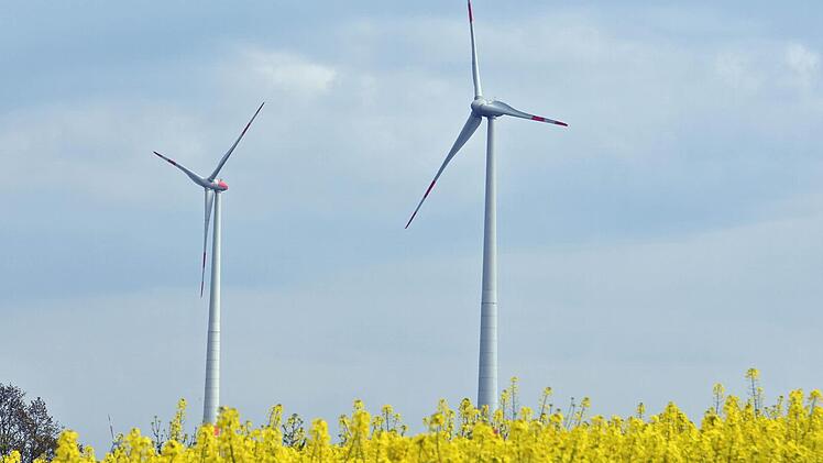Der Antrag der Jagdgenossenschaft Gädheim auf Beteiligung an der Pool-Vergütung des Windparks Gädheim wurde vom Gemeinderat abgelehnt. Allerdings wird er sich mit der Jagdgenossenschaft zuammensetzen, um eine andere finanzielle Lösung zu suchen.