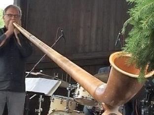 Ungewöhnliche Instrumente wie das Alphorn hat "Big Bonn" im Gepäck. Foto: pr
