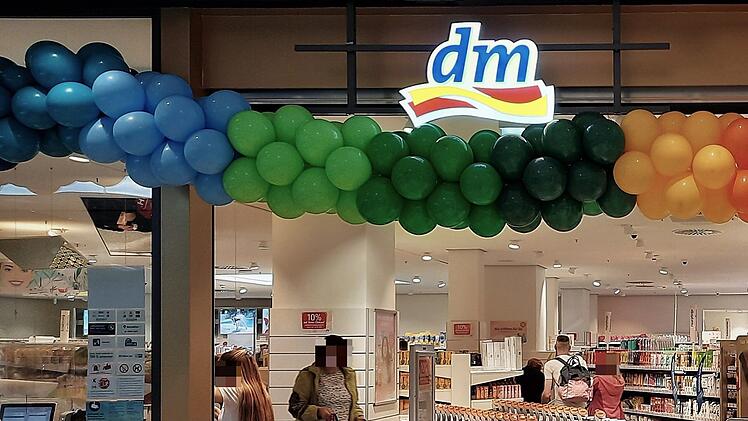 Fränkischer dm eröffnet nach Umbau - mit Rabattaktion für Kunden