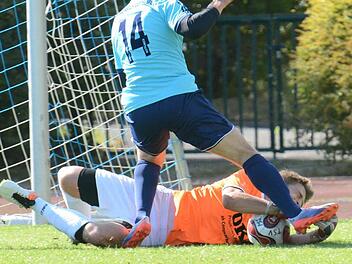 Patrick Balling, Torwart des TSV M&uuml;nnerstadt II, musste einiges gegen die SG Oerlenbach/Ebenhausen einstecken. Am Ende war es aber jeder Schmerz wert, denn die M&uuml;rschter bezwangen die Spielgemeinschaft mit 1:0.  Foto: ssp