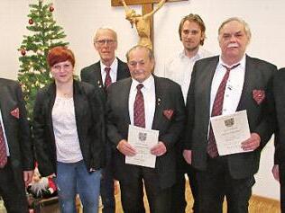 Ehrungen beim Männergesangverein "Cäcilia" Schwürbitz: von links Siegfried Vockentänzer, Manuela Söllner, Reinhard Lutter, Hermann Mook, Marvin Steglich, Bernhard Güthlein und Hans Ditterich Foto: hh