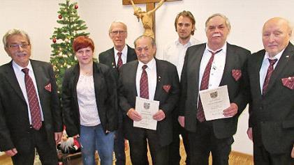 Ehrungen beim Männergesangverein "Cäcilia" Schwürbitz: von links Siegfried Vockentänzer, Manuela Söllner, Reinhard Lutter, Hermann Mook, Marvin Steglich, Bernhard Güthlein und Hans Ditterich Foto: hh