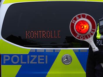 Drogenfahrt auf der B85 bei Kulmbach getoppt - Polizei erlebt bei Kontrolle skurrilen Moment