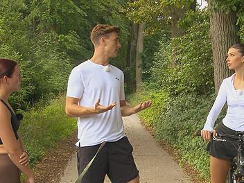 "Bauer sucht Frau": Kribbeln bei Friedrich - im Trecker wird es klar Bei der Joggingrunde nimmt Selina lieber das Rad.