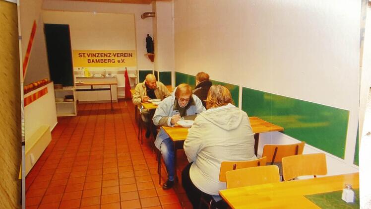 Erste Menschen testen das neue Angebot des Vinzenz-Vereins. Ab 3. November öffnet die Suppenküche ganz offiziell ihre Türen.  Foto: Vinzenz-Verein
