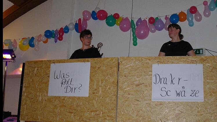 :Nadine Jung und Johanna Leitsch wussten geräuschlos, aber nicht wortlos, zu begeistern. Foto: Steffi Elm