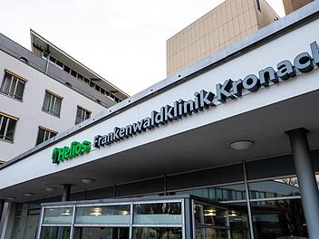 Die Helios-Frankenwaldklinik in Kronach trifft Maßnahmen, um Personal und Patienten möglichst effektiv vor den Gefahren des Corona-Virus im Klinikalltag zu schützen.  Foto: Archiv/Marian Hamacher