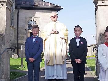 Am Sonntag traten in der Pfarrei St. Ägidius Lahm (von links) Niklas Ivascenko und Johannes Engelhardt aus Hesselbach erstmals an den Tisch des Herrn.