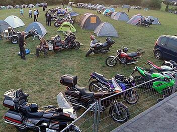 Auf dem Festplatz in Welitsch treffen sich am Wochenende Biker aus nah und fern.