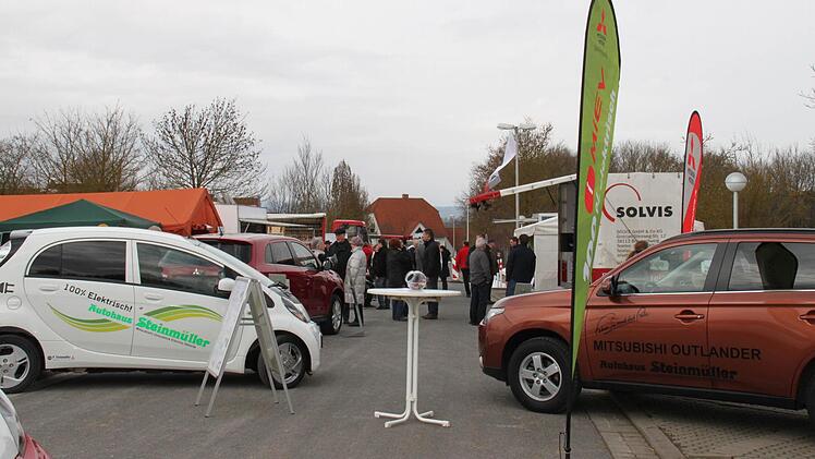 Fahrbarer Untersatz auf vier ...