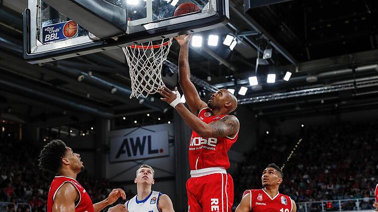 Ricky Hickman, hier beim Korbleger, könnte noch in diesem Jahr wieder das Brose-Trikot tragen. Foto: Daniel Löb